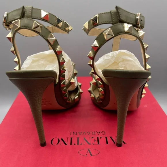 Valentino Garavani Rockstud Heels - Picture 5 of 5